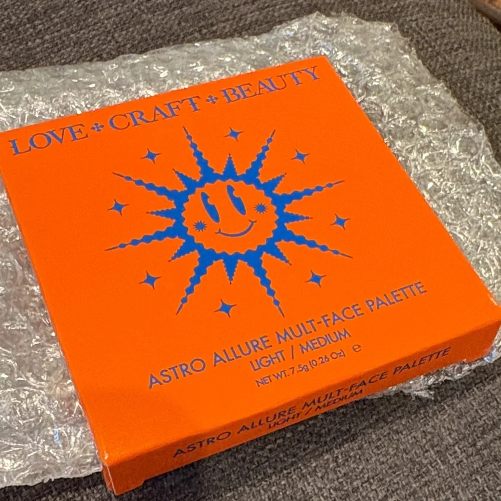 LOVE+CRAFT+BEAUTY Astro Allure Multi-Face Palette in Light/Medium Brand New NWT
